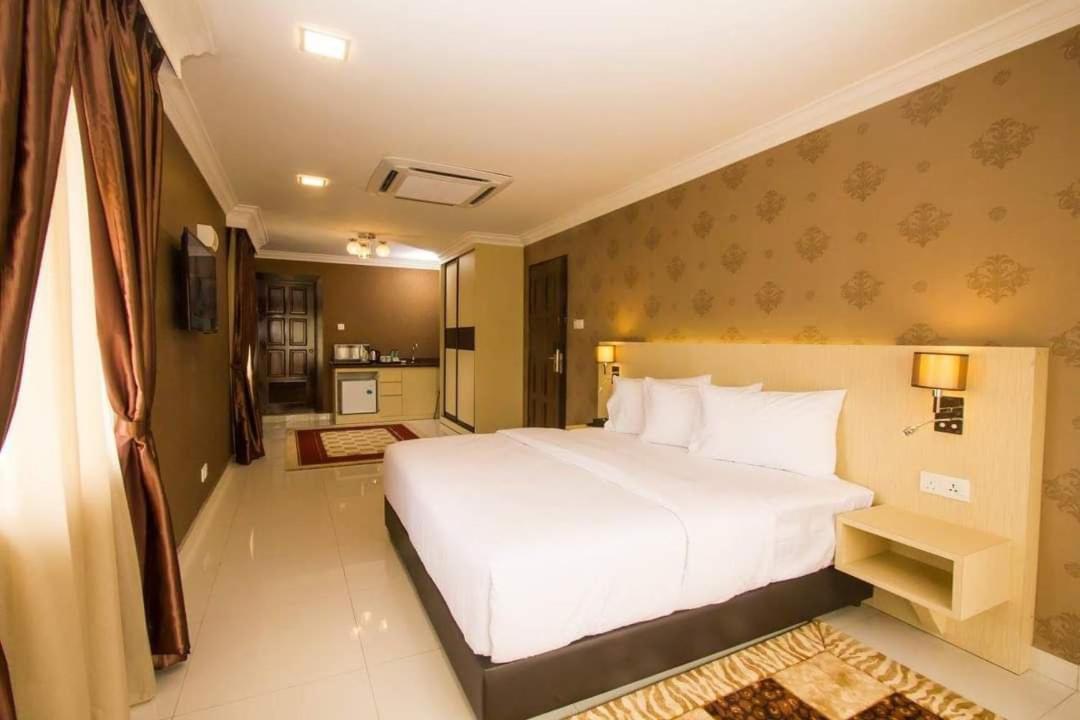 New Kesuma Villa Exclusive Stay Parit Raja Ngoại thất bức ảnh